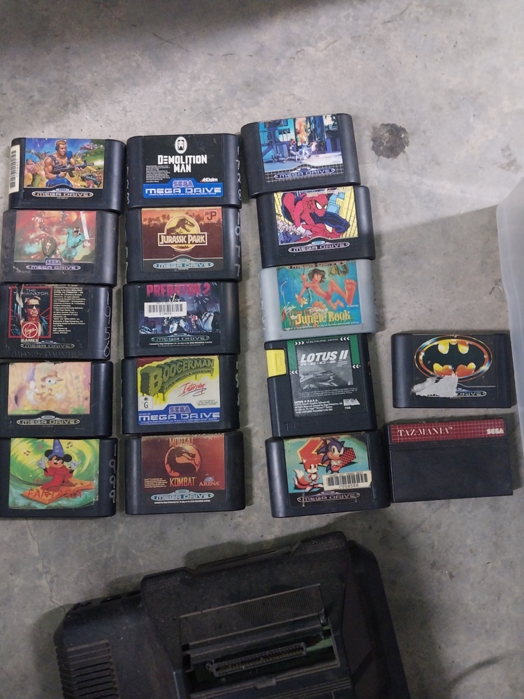 Storage King McGraths Hill Storage Unit Auction auction IB-9732