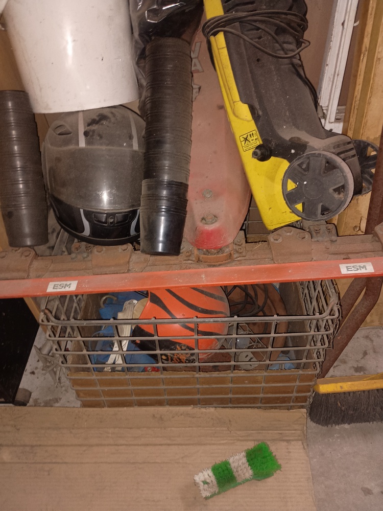 Kennards Self Storage Springvale AustraliaÂ Storage Auctions auction IB-4701