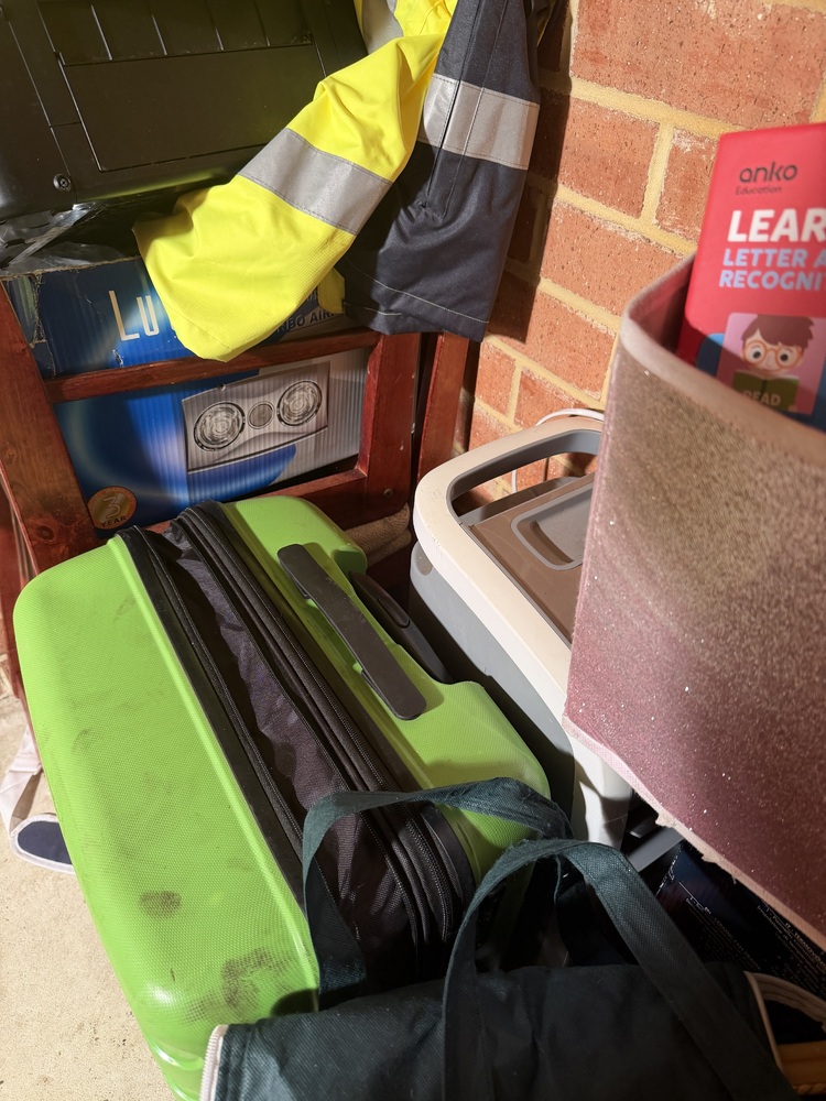 N. Woolard - Private Seller Abandoned Storage Unit Auctions auction IB-8665