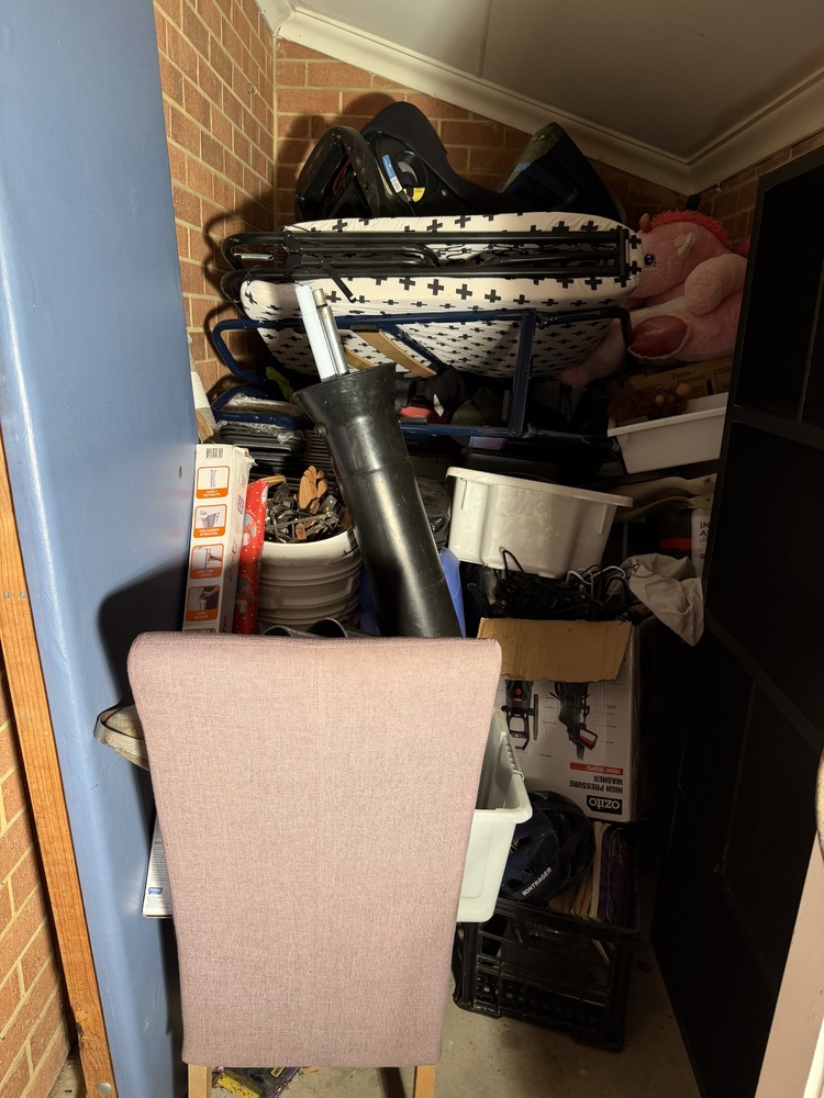 N. Woolard - Private Seller AustraliaÂ Storage Auctions auction IB-8665