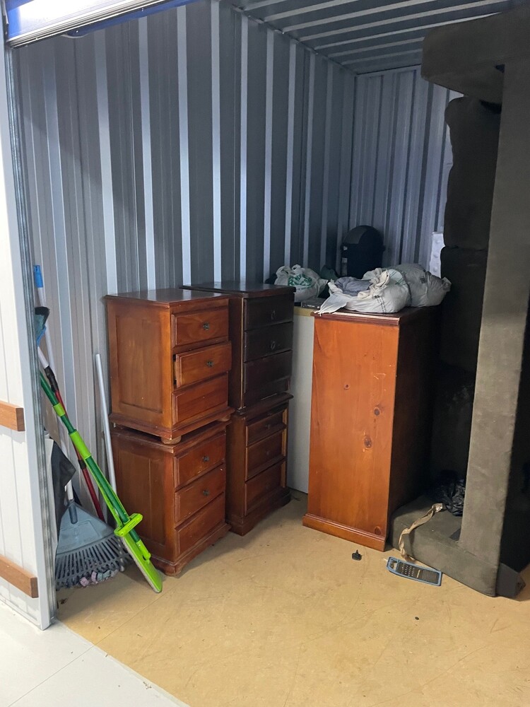 Storage King Hamilton Storage Facility Unit auction IB-4567
