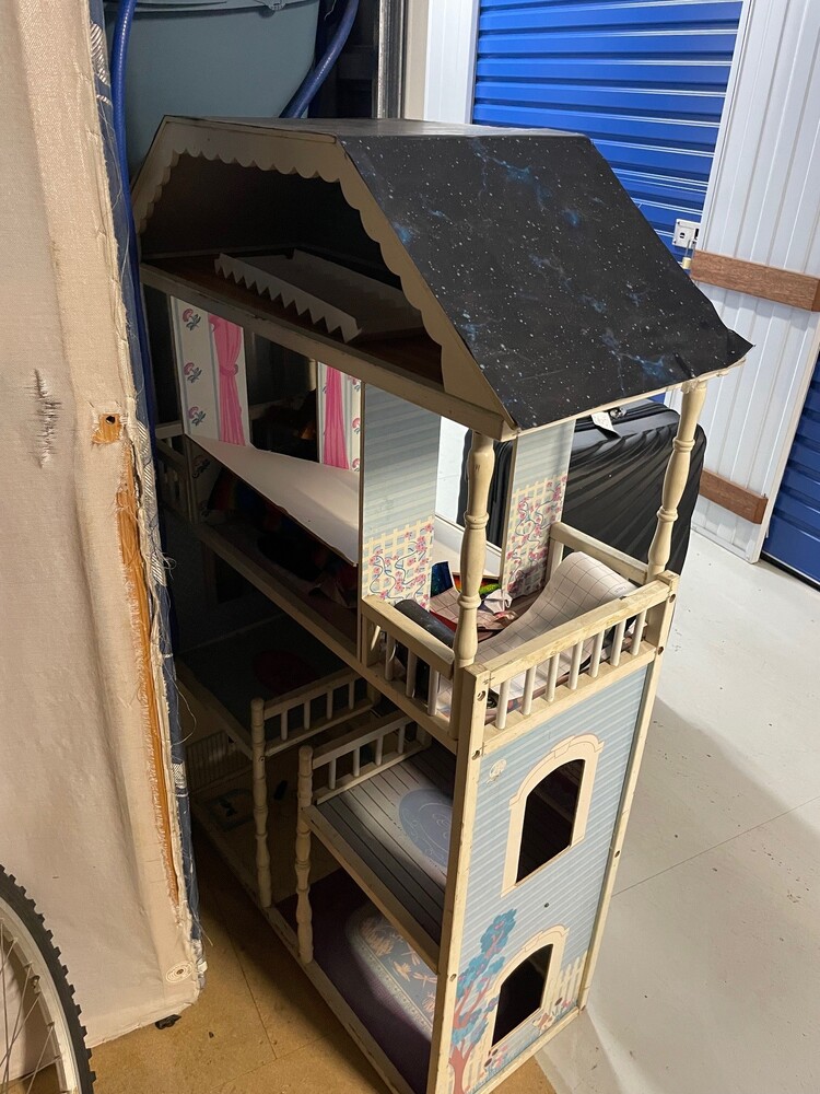 Storage King Hamilton Self Storage Facility Unit auction IB-4567