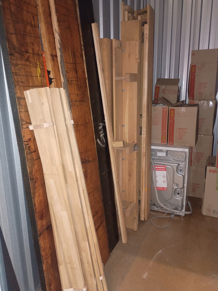 Kennards Self Storage Springvale Abandoned Storage Unit Auctions auction IB-5259