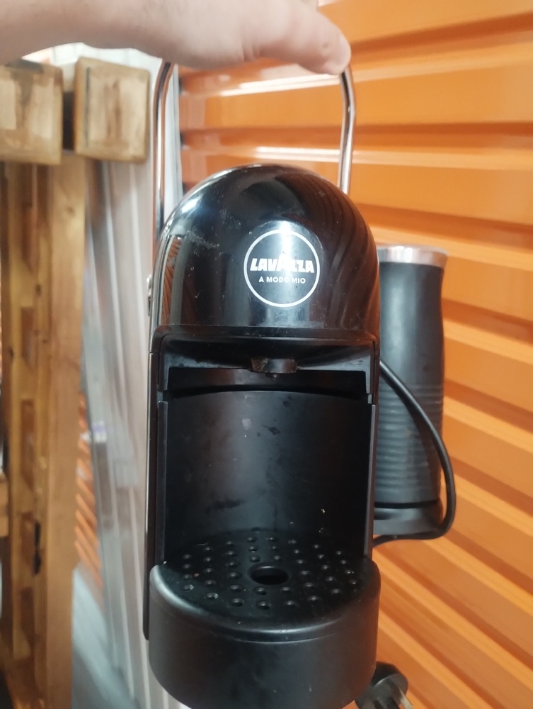 Kennards Self Storage Craigieburn Abandoned Self Storage Auctions auction IB-5945