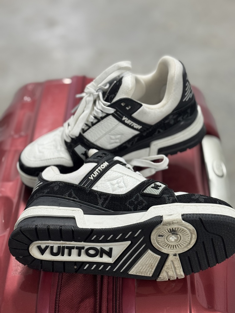 Fort Knox Self Storage Melbourne West Self Storage Unit auction IB-2465