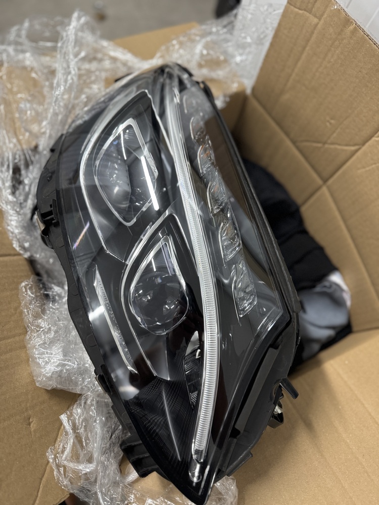 Fort Knox Self Storage Melbourne West Abandoned Storage garage Auctions auction IB-2465