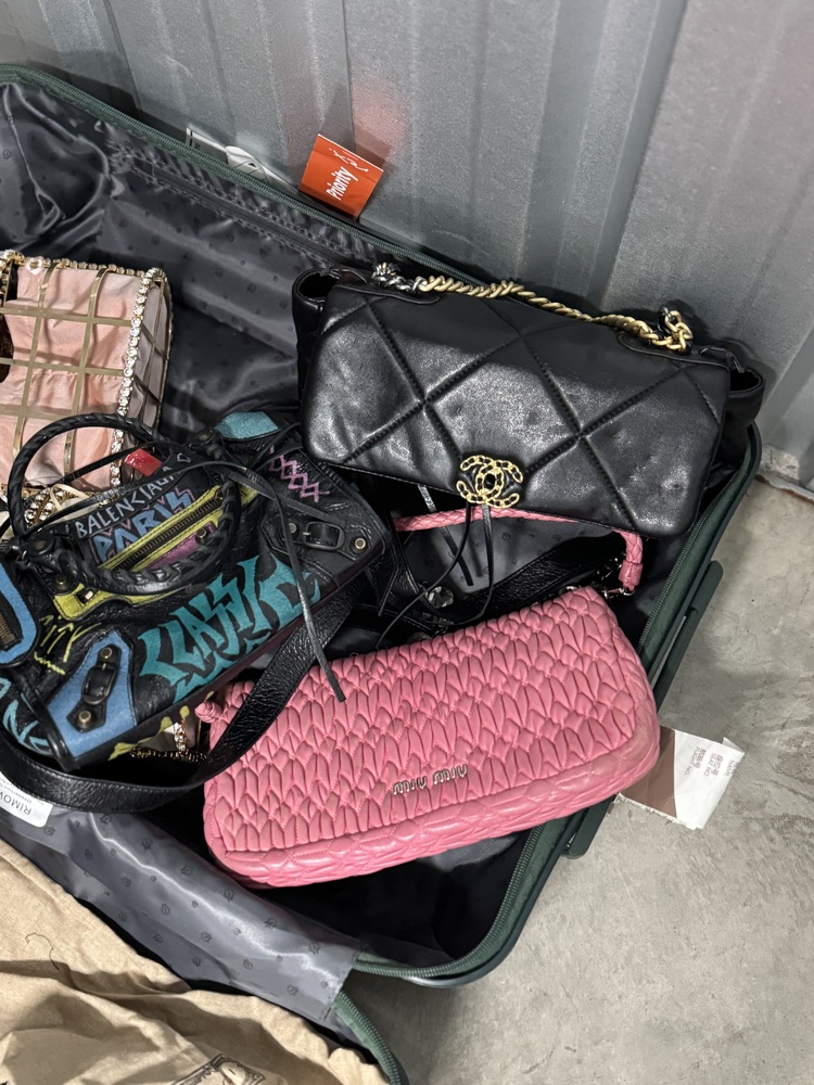 Fort Knox Self Storage Melbourne West Storage Facility Auctions auction IB-2465