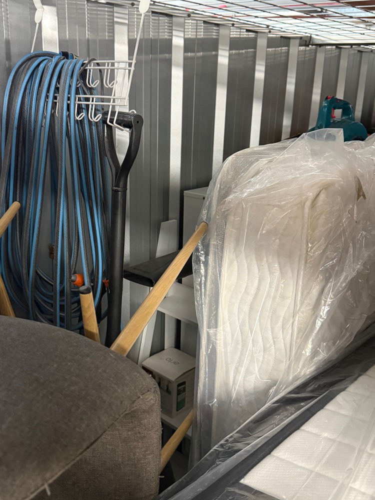 Rent a Space Casula Bid on Self Storage Unit auction IB-2144