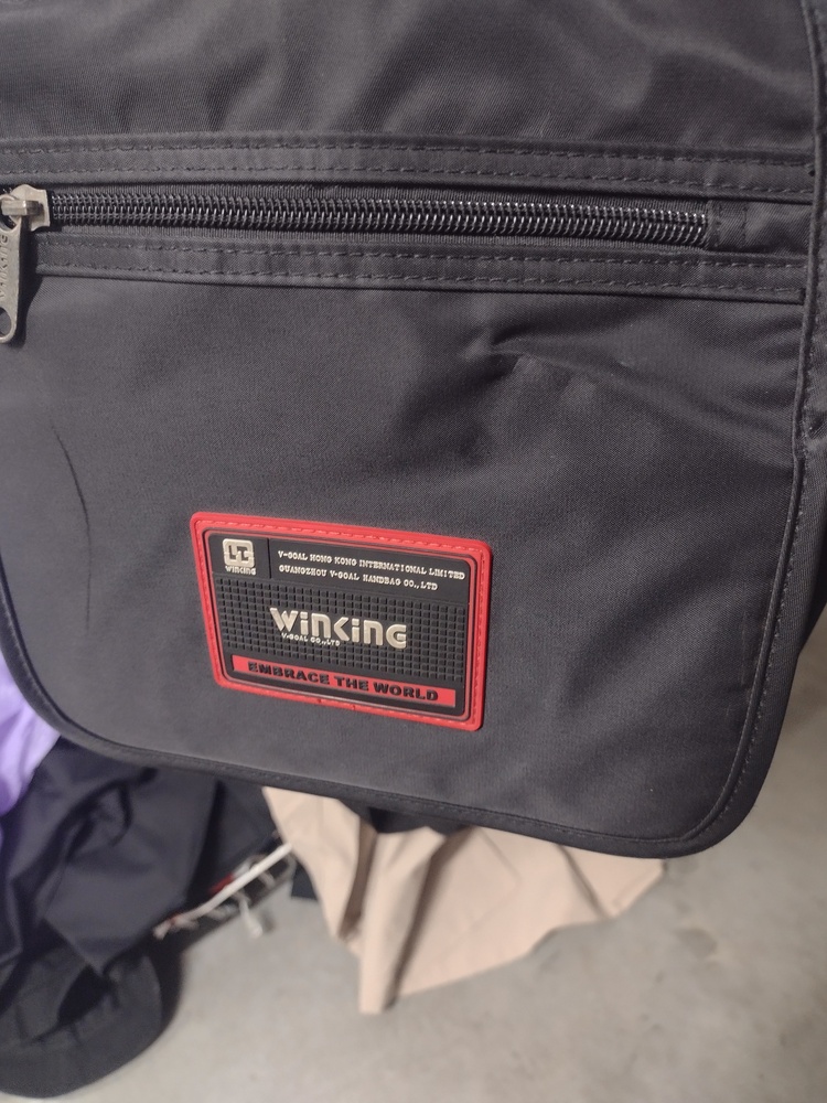 Kennards Self Storage Wollongong Bid on Storage auction IB-1938