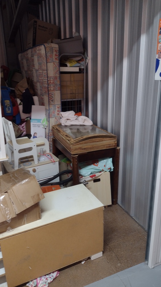 Kennards Self Storage Seaford Meadows Abandoned Storage centre Auctions auction IB-1442