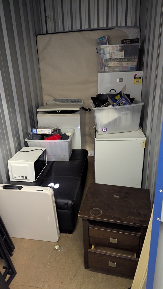 Storage King Acacia Ridge Abandoned Self Storage Auctions auction IB-3673