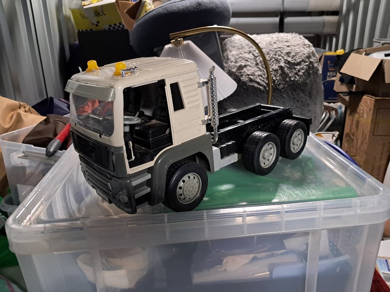 Storage King Woolloongabba Abandoned Storage centre Auctions auction IB-6003