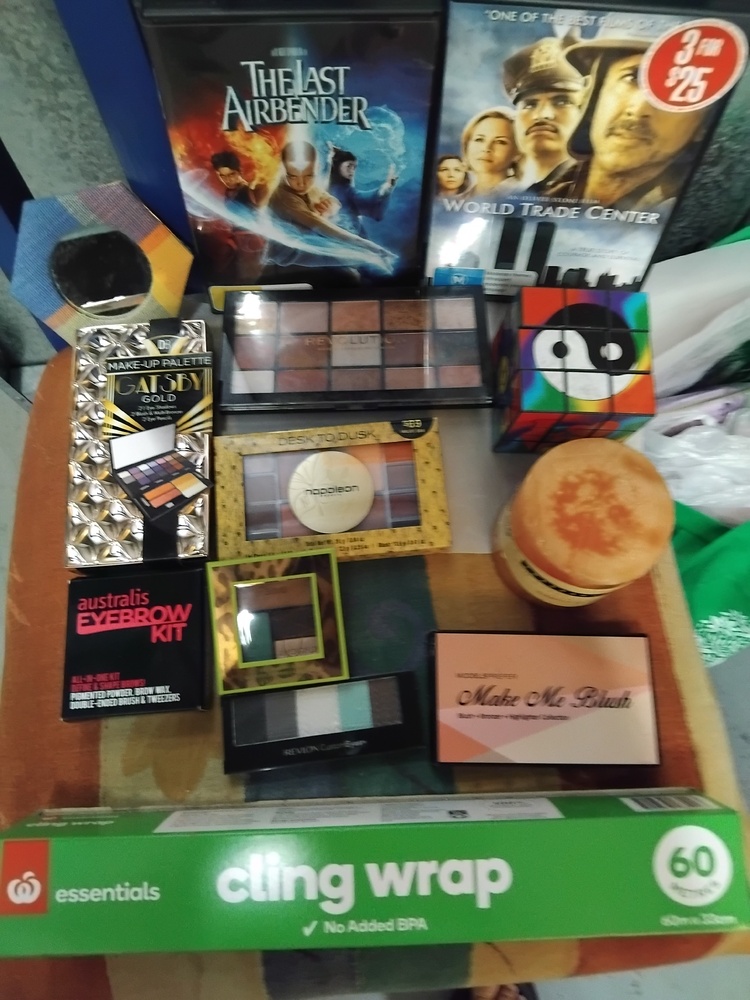 I. Teoh - Private Seller Abandoned Storage Auctions auction IB-5696