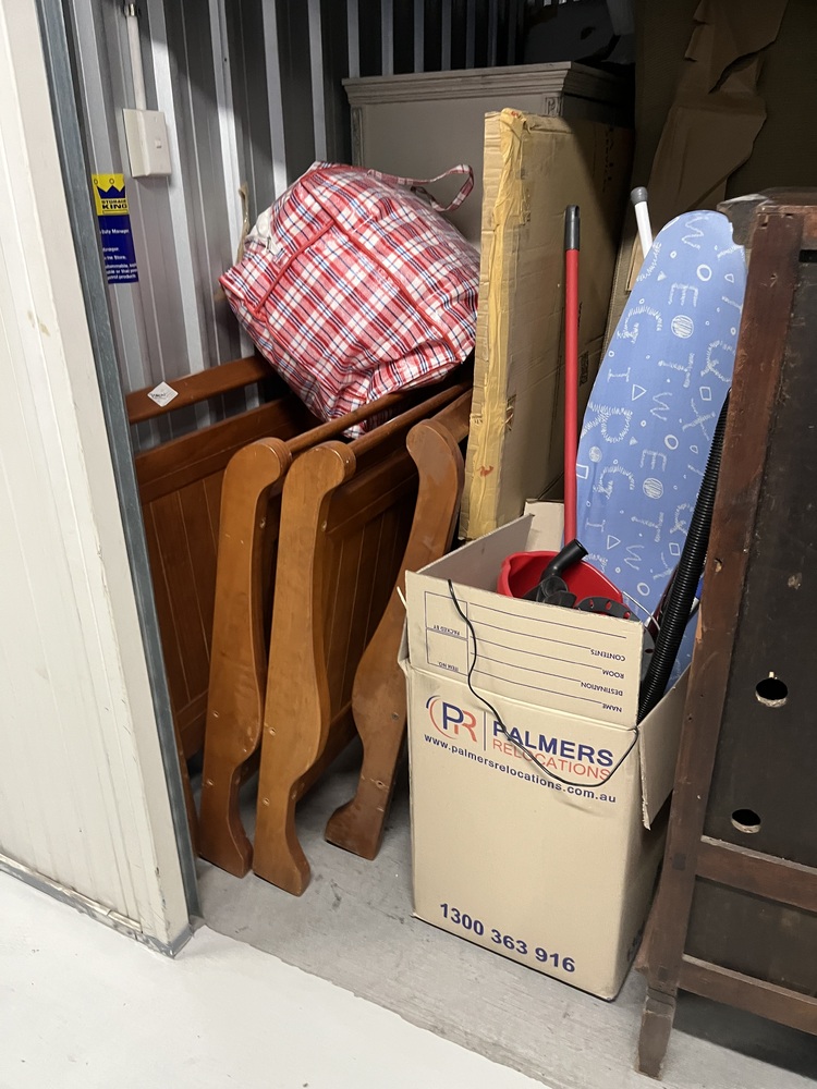 Palmers Self Storage Abandoned Storage garage Auctions auction IB-1668