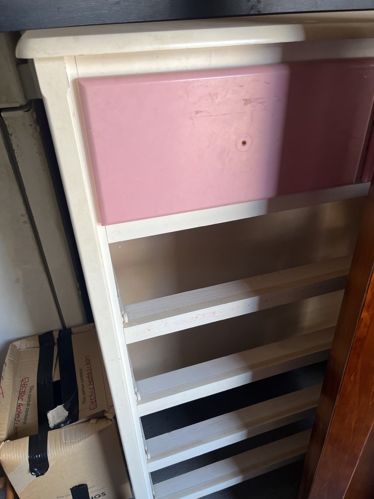 Storage King Ingleburn Abandoned Storage shed Auctions auction IB-2877