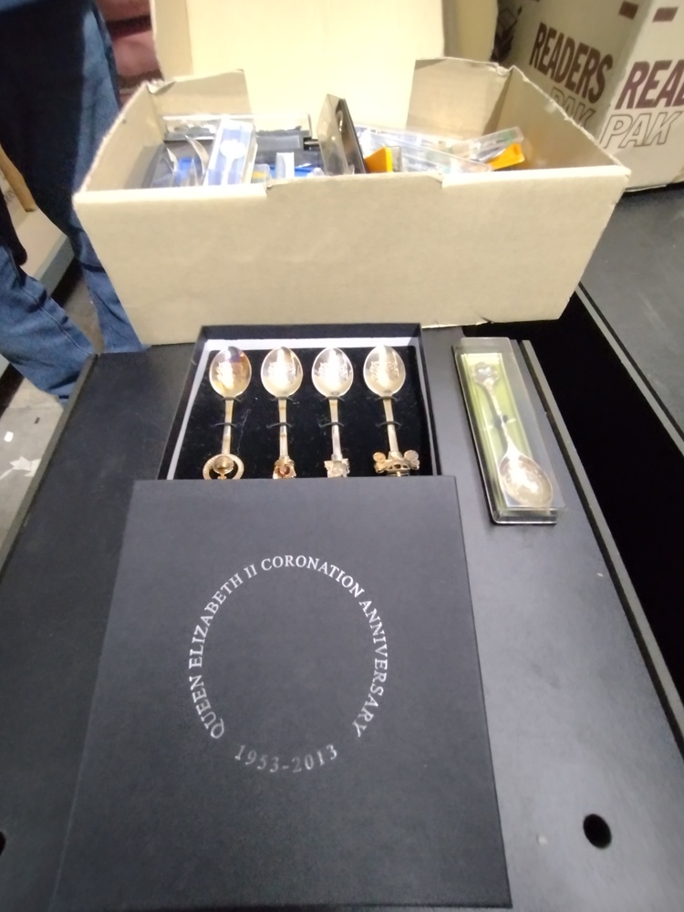 Kennards Self Storage Mile End Storage auction IB-2075