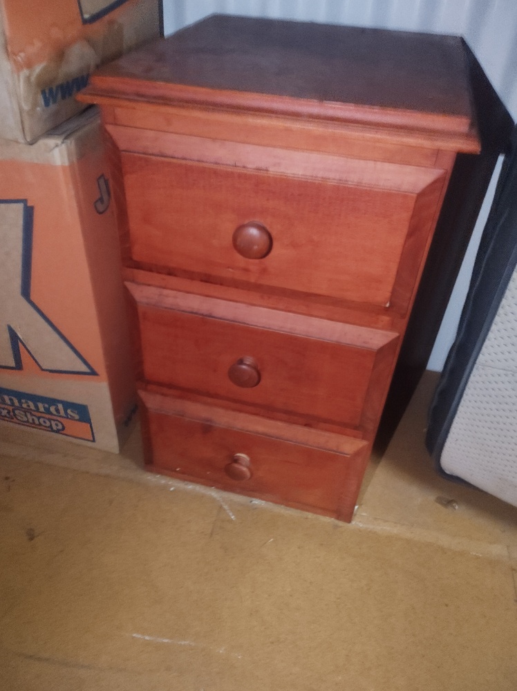 Kennards Self Storage Penrith Abandoned Storage Unit Auctions auction IB-7461