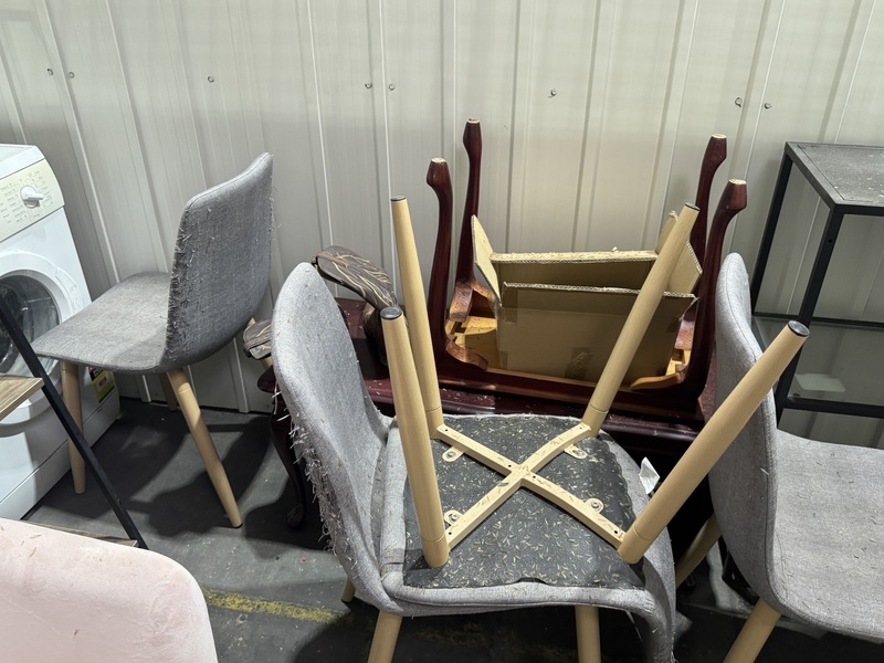 Storage King O`Sullivan Beach Bid on Storage Unit auction IB-9523