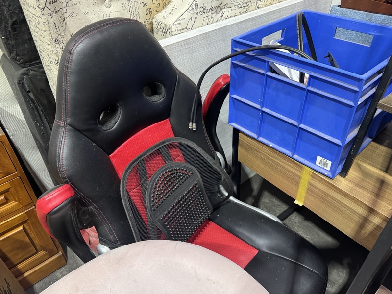 Storage King O`Sullivan Beach Abandoned Storage Auctions auction IB-9523