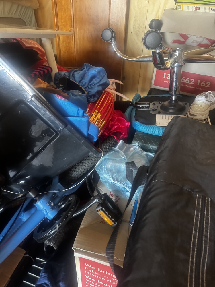 SuperEasy Storage Perth South Storage auction IB-9427