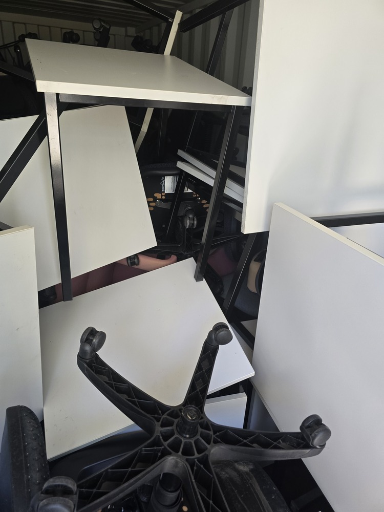 Self storage central  acacia Ridge  Storage Facility Unit auction IB-3789