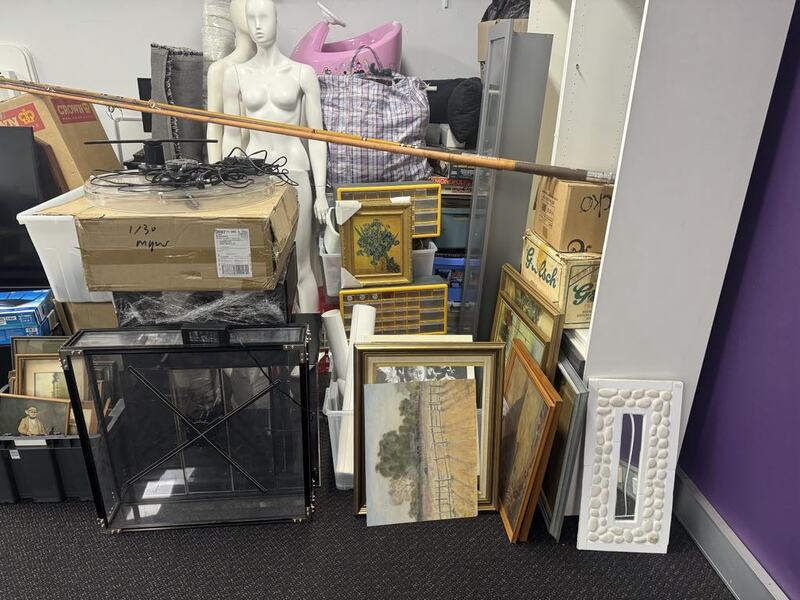 D. Koutts - Private Seller Self Storage Unit auction IB-1653