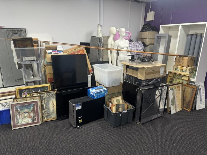 D. Koutts - Private Seller Abandoned Storage Auctions auction IB-1653
