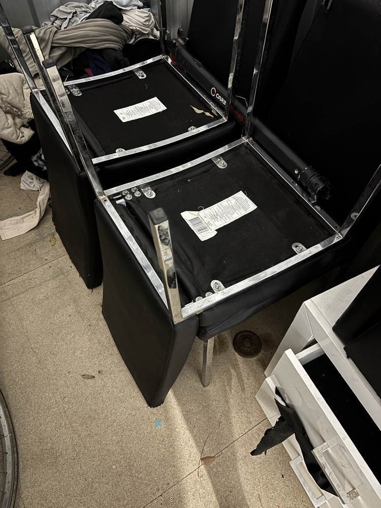 Storage King Kingston Storage Unit auction IB-4558