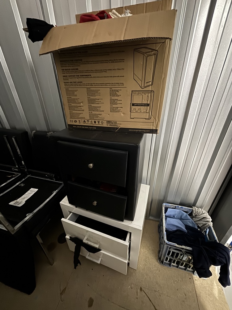 Storage King Kingston Self Storage auction IB-4558