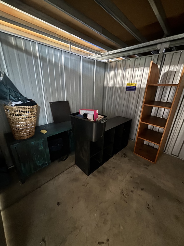 Storage King Kingston Bid on Storage auction IB-4558