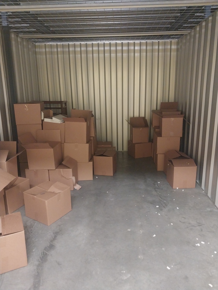 Storage King McGraths Hill Storage Facility Unit auction IB-8451
