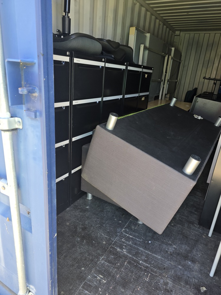 Self Storage Central Coopers Plains  Storage auction IB-9243