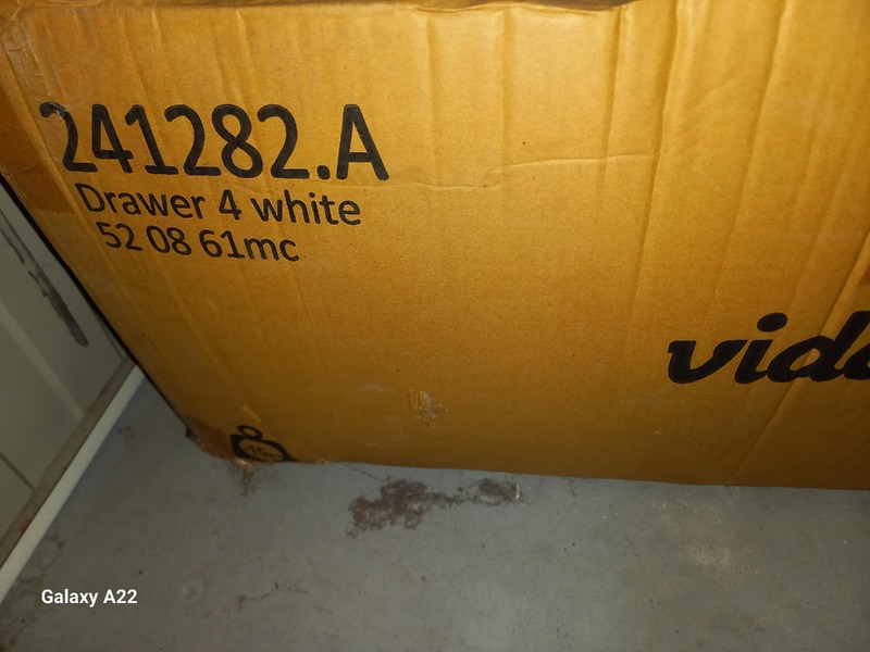 Storage King Moorebank Abandoned Storage shed Auctions auction IB-2392