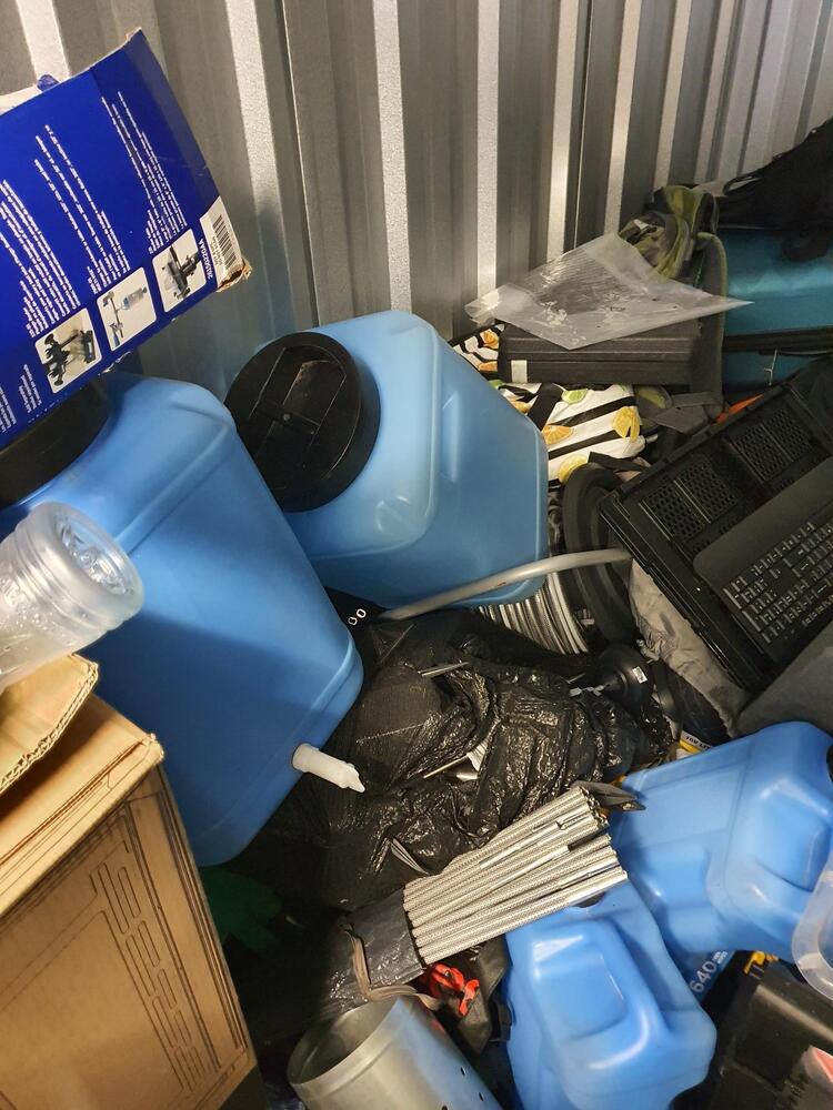 Storage King Redbank Plains Abandoned Storage centre Auctions auction IB-6521