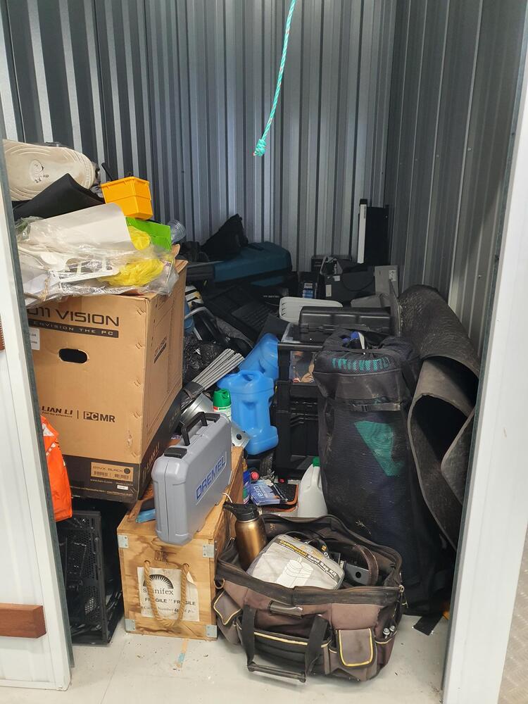 Storage King Redbank Plains Abandoned Storage Auctions auction IB-6521