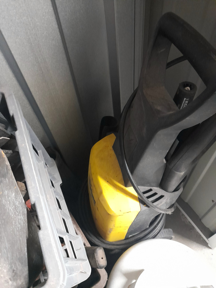 Storage King Belmont Storage Facility Unit auction IB-8914