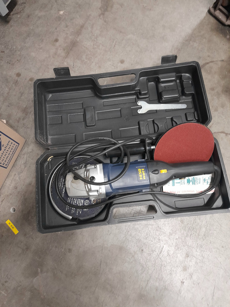 Storage King Belmont Bid on Storage auction IB-8914