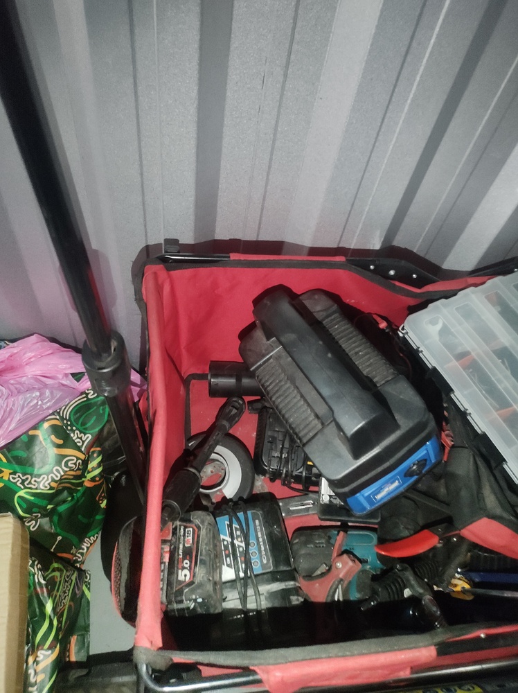 Kennards Self Storage Chermside Bid on Storage Unit auction IB-6327