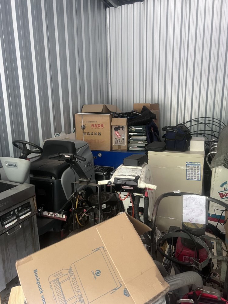 Fort Knox Self Storage Ringwood Abandoned Self Storage Auctions auction IB-3377