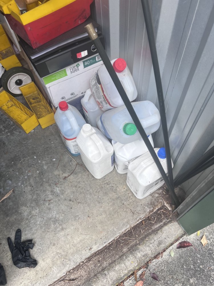 Fort Knox Self Storage Ringwood Abandoned Storage Unit Auctions auction IB-3377