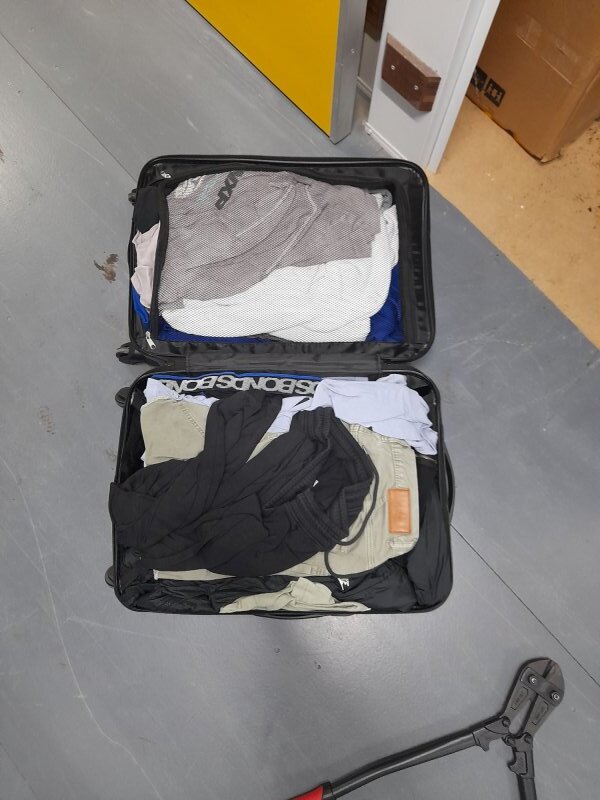 Storage King Coburg North Abandoned Self Storage Auctions auction IB-8417