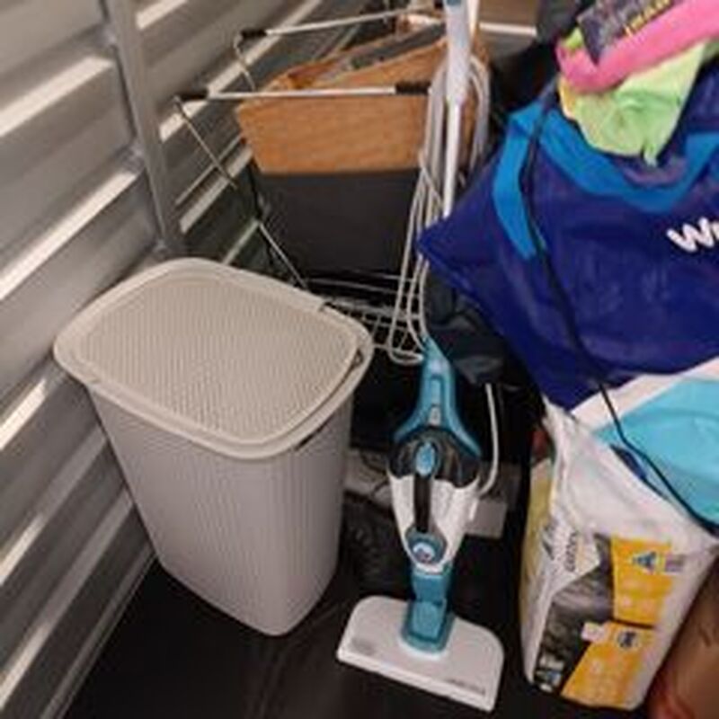 Storage King Mitchell Bid on Storage Unit auction IB-9757