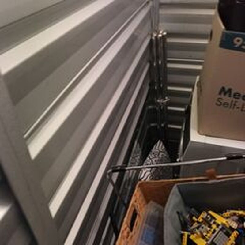 Storage King Mitchell Bid on Self Storage Unit auction IB-9757