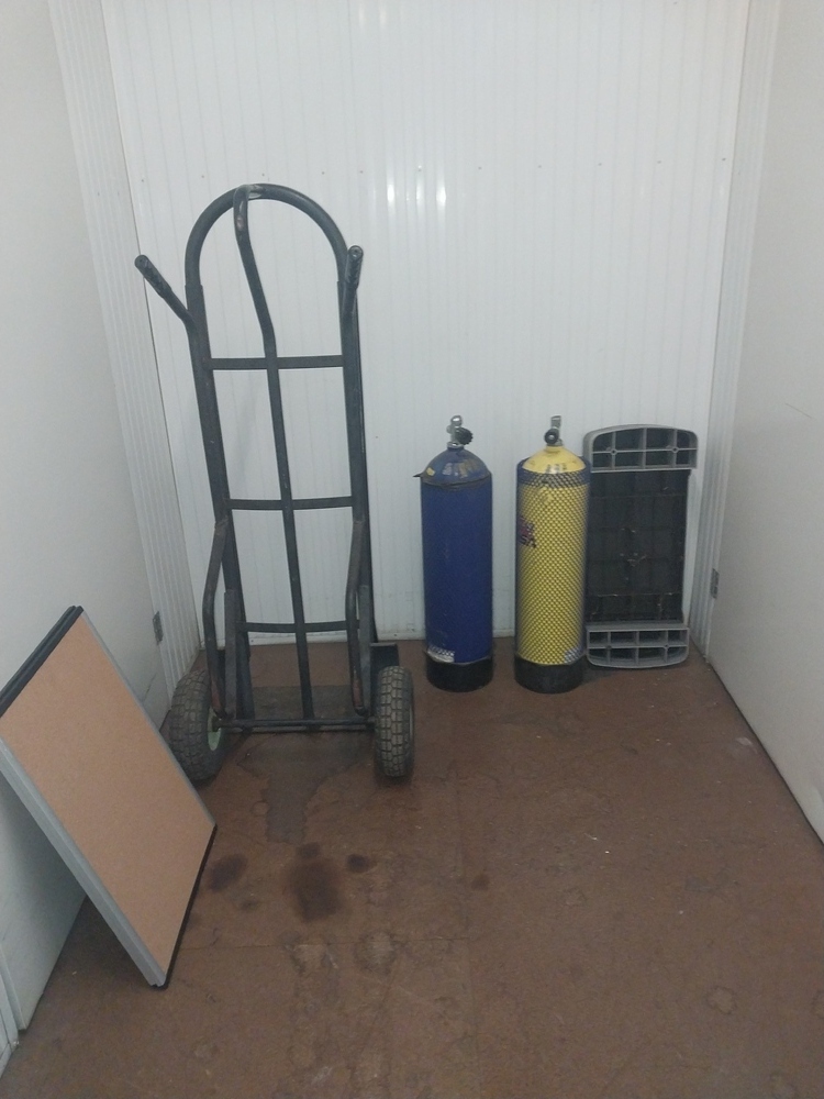 Storage King Cleveland Bid on Storage Unit auction IB-8416