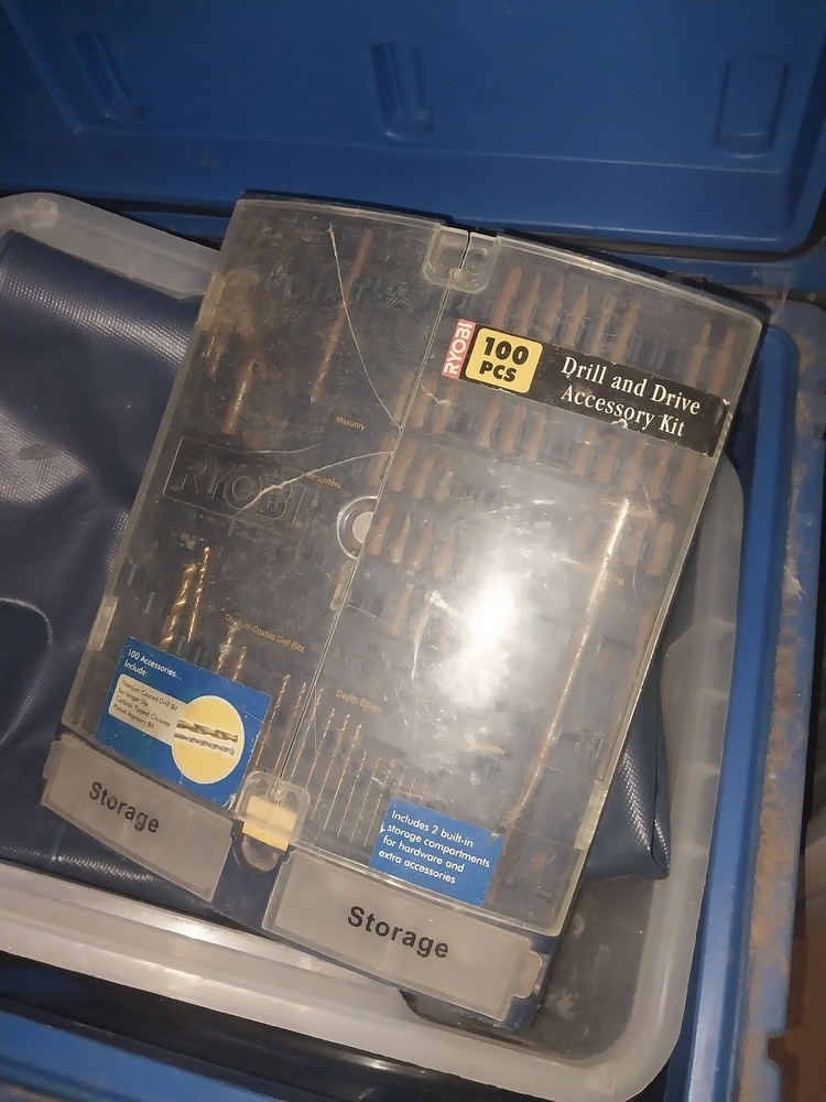 Storage King Cleveland Storage Auctions auction IB-8416