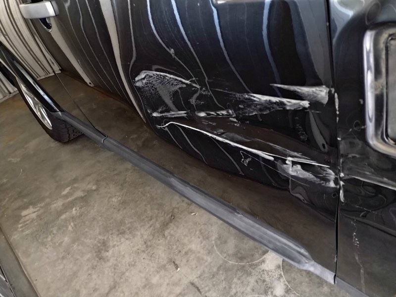 Kennards Self Storage Guildford Bid on Storage auction IB-7721