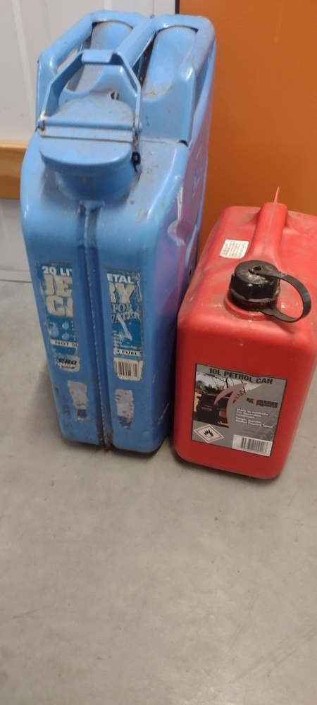 Kennards Self Storage Preston Bid on Storage auction IB-6025