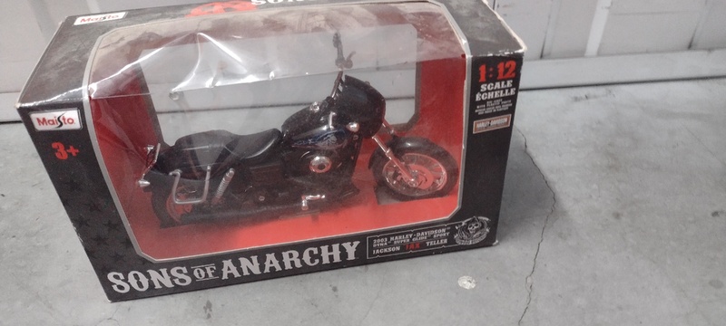 Kennards Self Storage Preston Bid on Self Storage Unit auction IB-6025