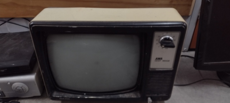 Kennards Self Storage Preston Abandoned Storage centre Auctions auction IB-6025