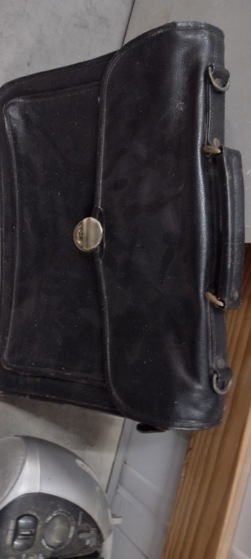 Kennards Self Storage Preston Abandoned Storage Unit Auctions auction IB-6025